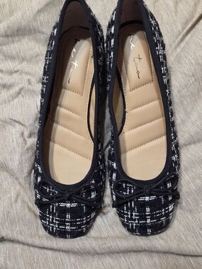 ME TOO BRAND Women’s Black & White Tweed Ballet LOW HEEL